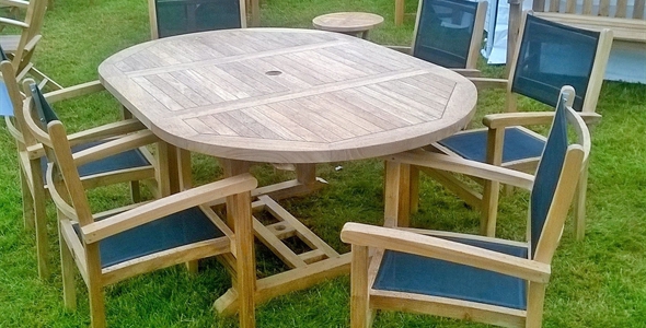 Round Extending Teak Table Furniture Set 